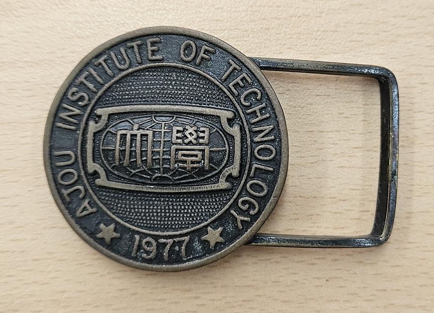 1356842